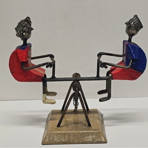 Vintage Signed Manuel FELGUEREZ Folk Art Metal Seesaw Modernist Sculpture Mexico - Picture 2 of 9